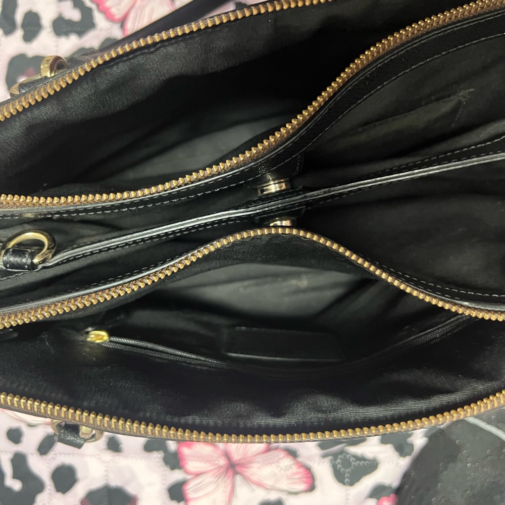 Coach Purse Signature C - Picture 6 of 16